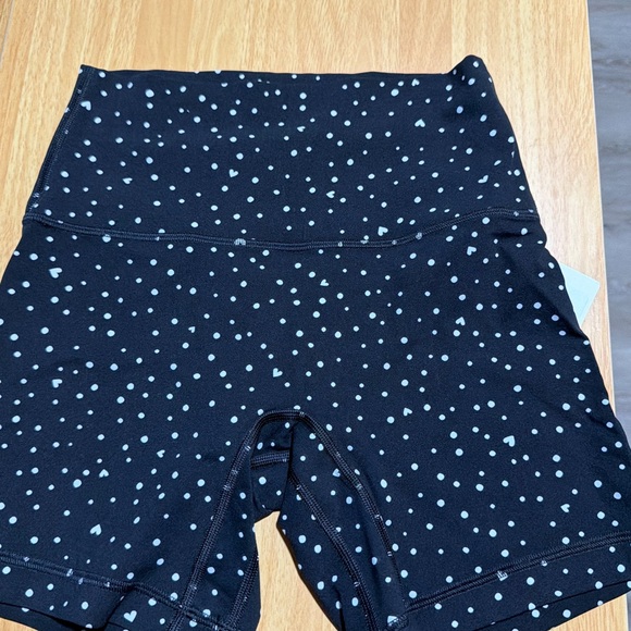 Lululemon align no line shorts in heart scatter dot print